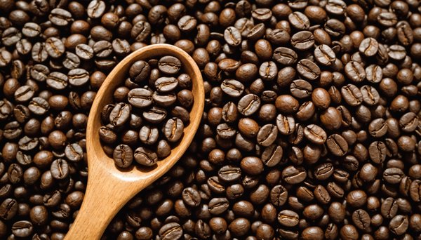 Guide complet des arômes de café : explorer les nuances de chaque grain